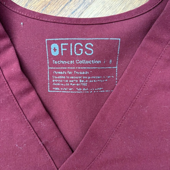 Figs scrub top - Picture 2 of 3